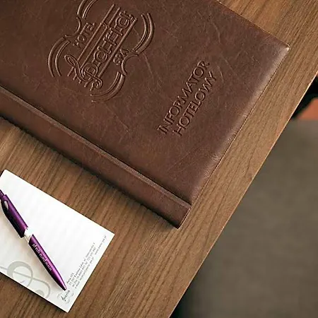 Paria Hotel 2*
