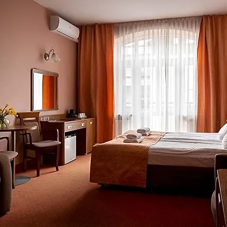 Paria Hotel